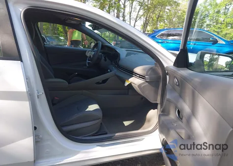 2024 Hyundai Elantra Sel z USA, uszkodzony, nr VIN KMHLM4DG0RU685649